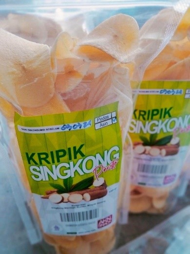 Kripik Singkong, Kripik Pisang dan aneka kue basah